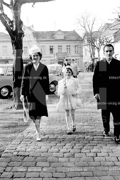 1967 Weißer Sonntag Kommunion in Sinzig St. Peter: WSSNKMSNSTPT-009889