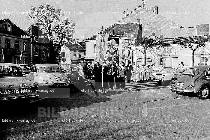 1967 Weißer Sonntag Kommunion in Sinzig St. Peter: WSSNKMSNSTPT-009896