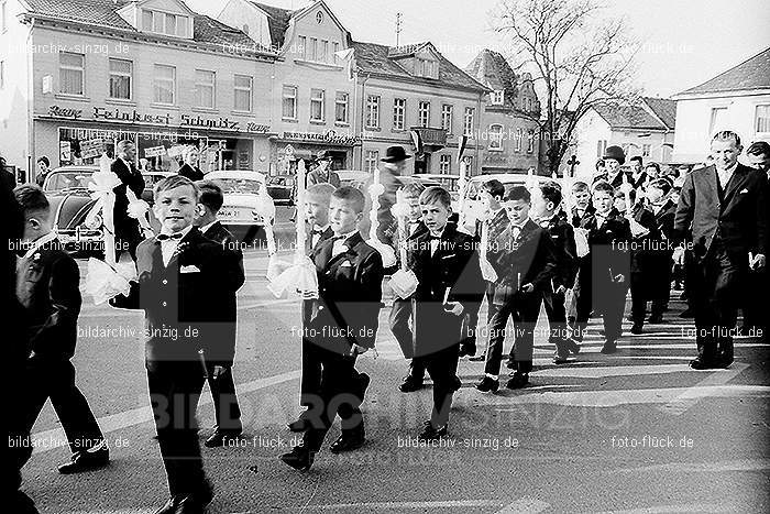 1967 Weißer Sonntag Kommunion in Sinzig St. Peter: WSSNKMSNSTPT-009900