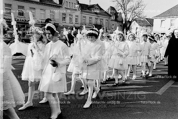 1967 Weißer Sonntag Kommunion in Sinzig St. Peter: WSSNKMSNSTPT-009907