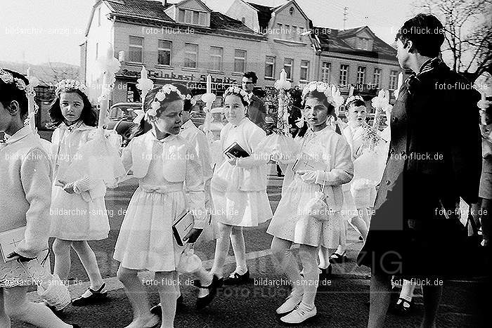 1967 Weißer Sonntag Kommunion in Sinzig St. Peter: WSSNKMSNSTPT-009909