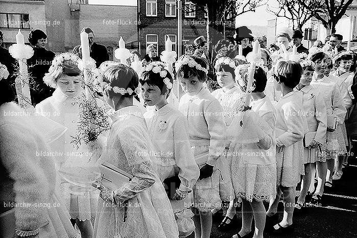 1967 Weißer Sonntag Kommunion in Sinzig St. Peter: WSSNKMSNSTPT-009913