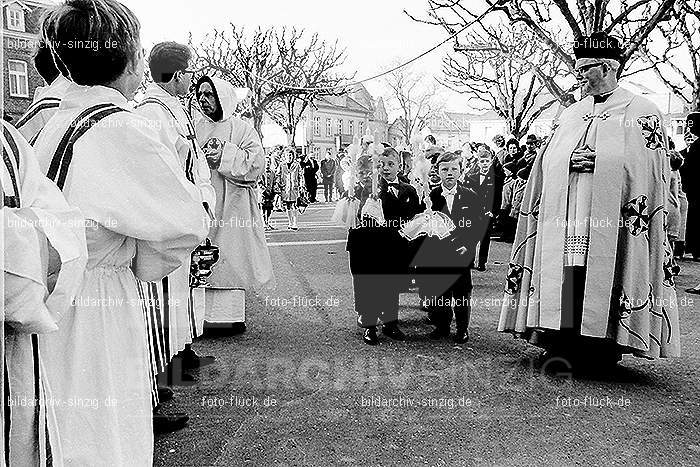 1967 Weißer Sonntag Kommunion in Sinzig St. Peter: WSSNKMSNSTPT-009917