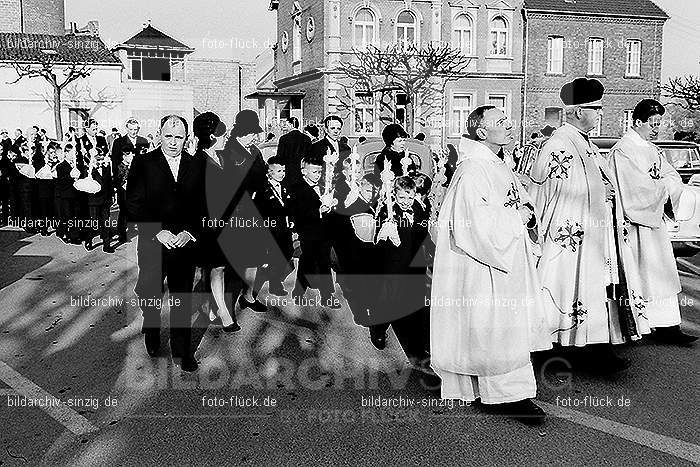 1967 Weißer Sonntag Kommunion in Sinzig St. Peter: WSSNKMSNSTPT-009932