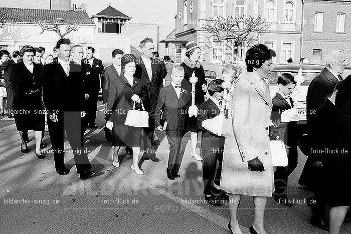 1967 Weißer Sonntag Kommunion in Sinzig St. Peter: WSSNKMSNSTPT-009938