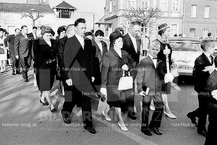 1967 Weißer Sonntag Kommunion in Sinzig St. Peter: WSSNKMSNSTPT-009939