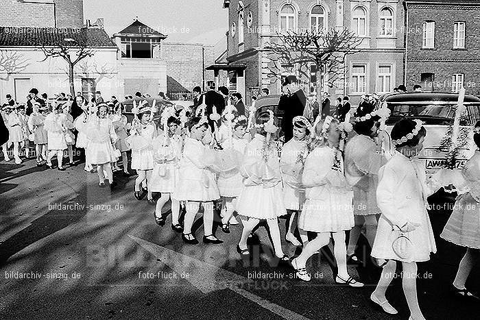 1967 Weißer Sonntag Kommunion in Sinzig St. Peter: WSSNKMSNSTPT-009944