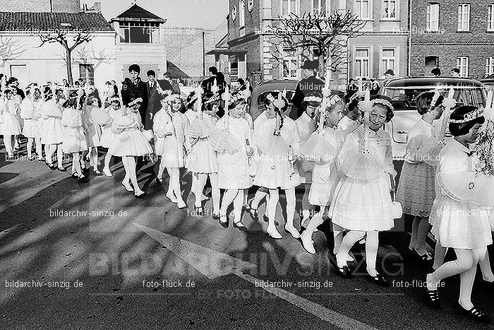 1967 Weißer Sonntag Kommunion in Sinzig St. Peter: WSSNKMSNSTPT-009947