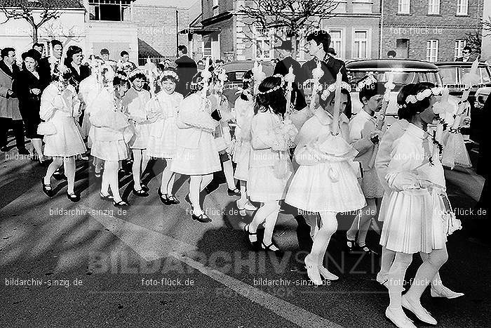 1967 Weißer Sonntag Kommunion in Sinzig St. Peter: WSSNKMSNSTPT-009950