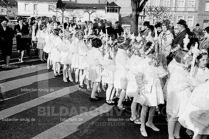 1967 Weißer Sonntag Kommunion in Sinzig St. Peter: WSSNKMSNSTPT-009954