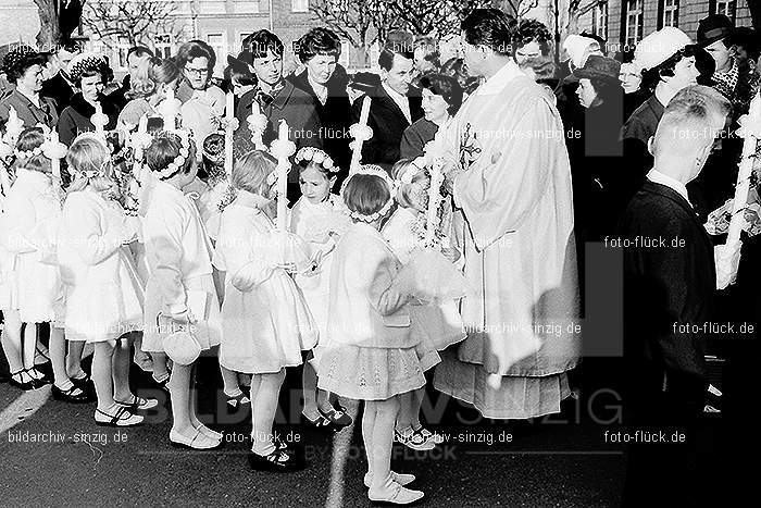 1967 Weißer Sonntag Kommunion in Sinzig St. Peter: WSSNKMSNSTPT-009955