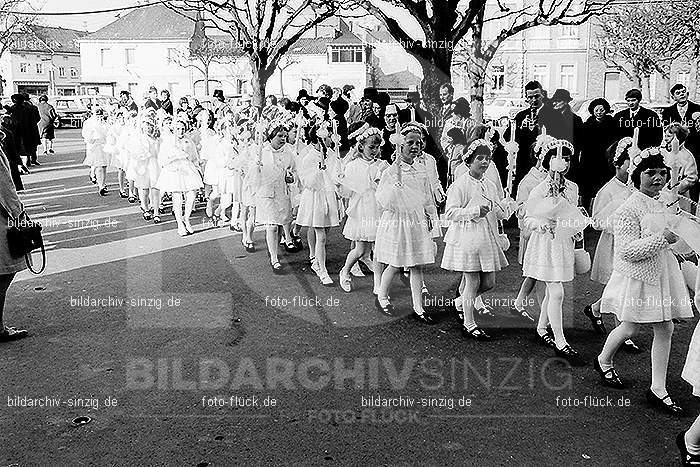 1967 Weißer Sonntag Kommunion in Sinzig St. Peter: WSSNKMSNSTPT-009963