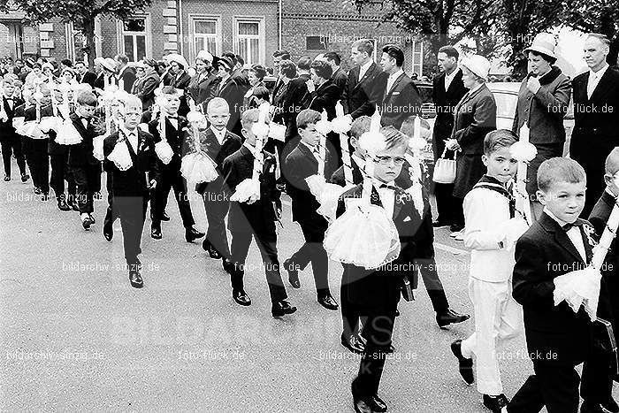 1967 Weißer Sonntag Kommunion in Sinzig St. Peter: WSSNKMSNSTPT-009966