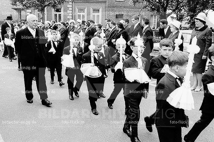 1967 Weißer Sonntag Kommunion in Sinzig St. Peter: WSSNKMSNSTPT-009970