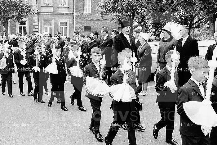 1967 Weißer Sonntag Kommunion in Sinzig St. Peter: WSSNKMSNSTPT-009973