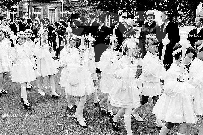 1967 Weißer Sonntag Kommunion in Sinzig St. Peter: WSSNKMSNSTPT-009980