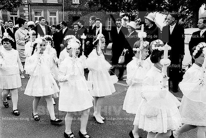 1967 Weißer Sonntag Kommunion in Sinzig St. Peter: WSSNKMSNSTPT-009981