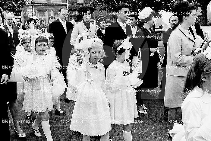 1967 Weißer Sonntag Kommunion in Sinzig St. Peter: WSSNKMSNSTPT-009984