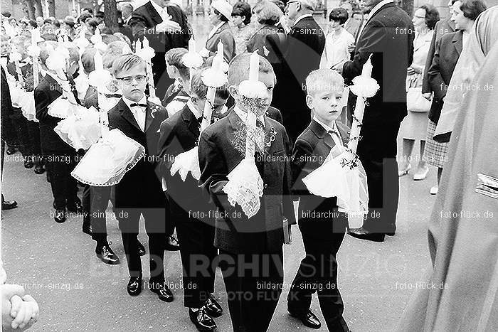1967 Weißer Sonntag Kommunion in Sinzig St. Peter: WSSNKMSNSTPT-009987