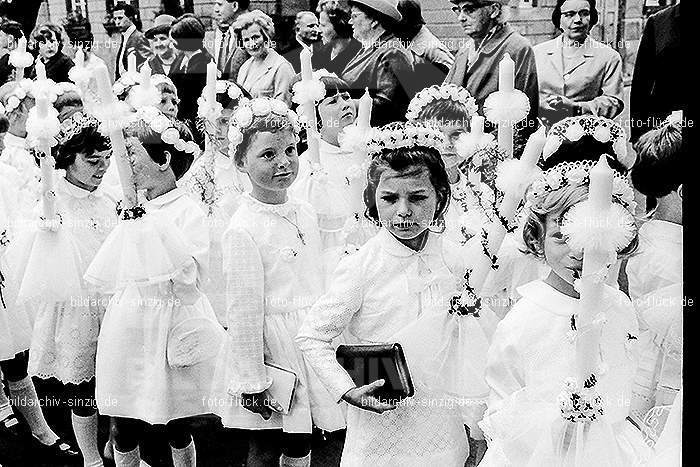 1967 Weißer Sonntag Kommunion in Sinzig St. Peter: WSSNKMSNSTPT-009993