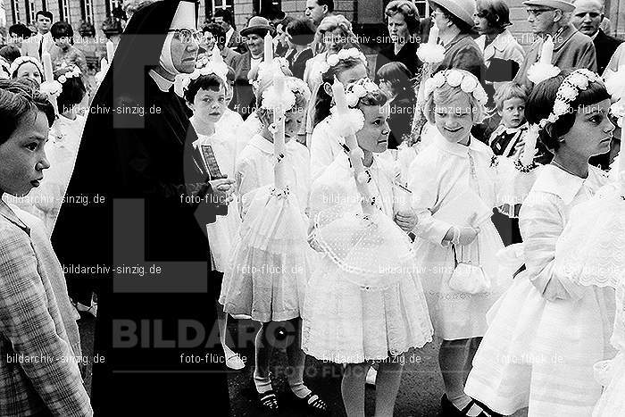 1967 Weißer Sonntag Kommunion in Sinzig St. Peter: WSSNKMSNSTPT-009995
