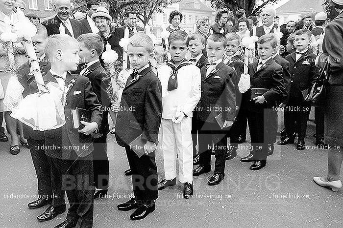 1967 Weißer Sonntag Kommunion in Sinzig St. Peter: WSSNKMSNSTPT-009997